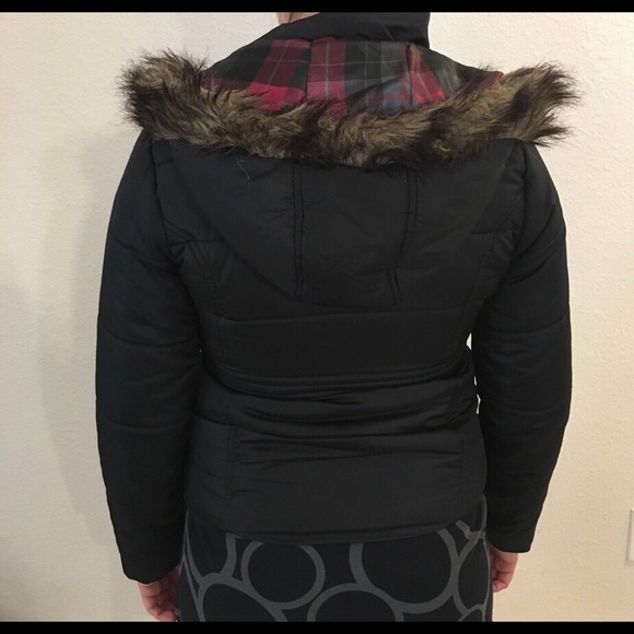 Winter jacket with removable hood - Picture 2 of 4